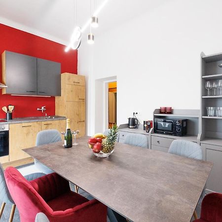 New Shalalaliving Vienna Spacious Home For Family & Friends Экстерьер фото