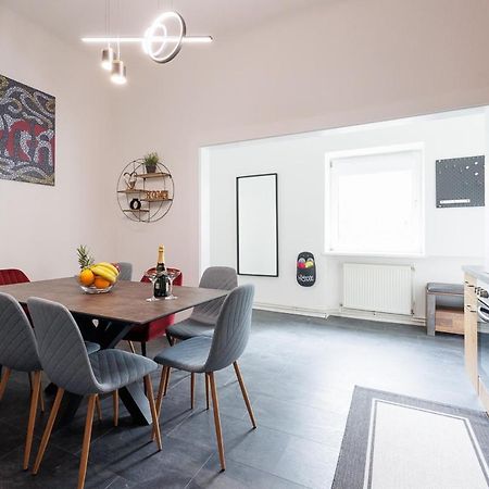 New Shalalaliving Vienna Spacious Home For Family & Friends Экстерьер фото