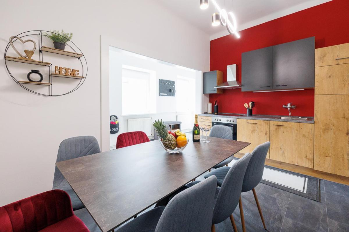 New Shalalaliving Vienna Spacious Home For Family & Friends Экстерьер фото