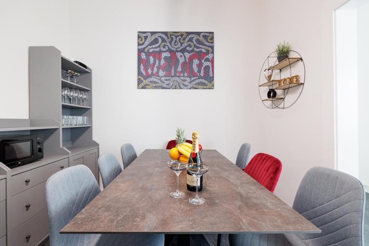 New Shalalaliving Vienna Spacious Home For Family & Friends Экстерьер фото